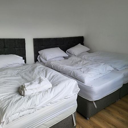 Aspire 1 Bedroom, 3 Single Beds Μπρίστολ Εξωτερικό φωτογραφία