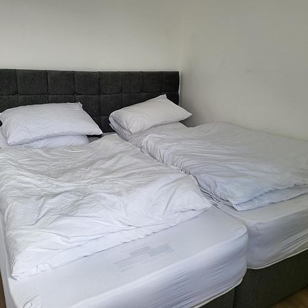 Aspire 1 Bedroom, 3 Single Beds Μπρίστολ Εξωτερικό φωτογραφία