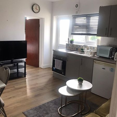 Aspire 1 Bedroom, 3 Single Beds Μπρίστολ Εξωτερικό φωτογραφία