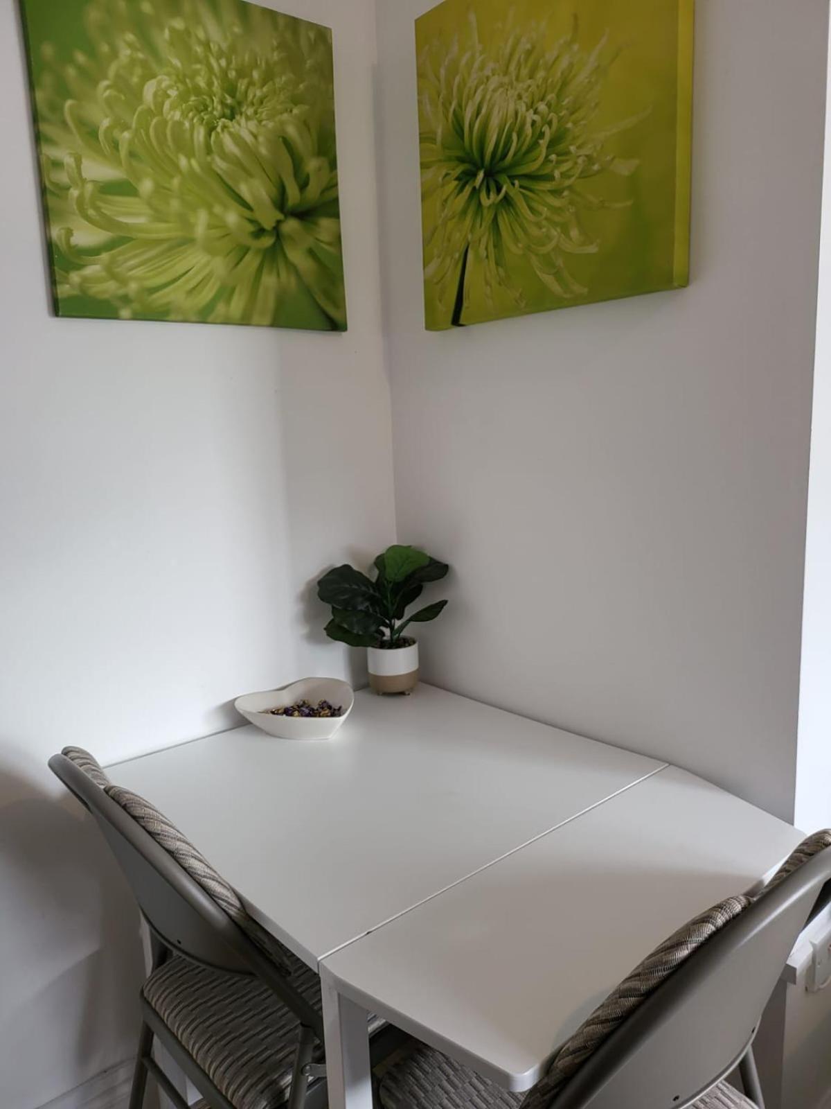 Aspire 1 Bedroom, 3 Single Beds Μπρίστολ Εξωτερικό φωτογραφία